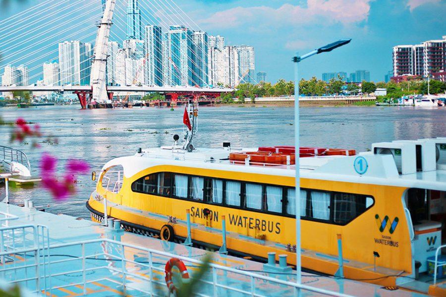 SAIGON EVENING TOUR WITH WATER BUS & DINNER CRUISE